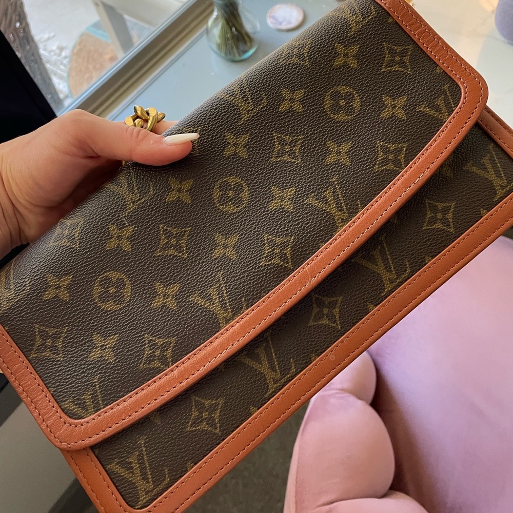 Authentic Louis Vuitton shoulder purse